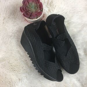 Bernie Mev Sandals in Black Women’s Wedge Peep Toe Size 11 l